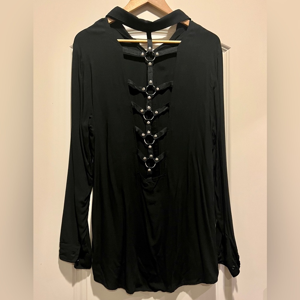Cut Out O-Ring Back Buttoned Up Shirt